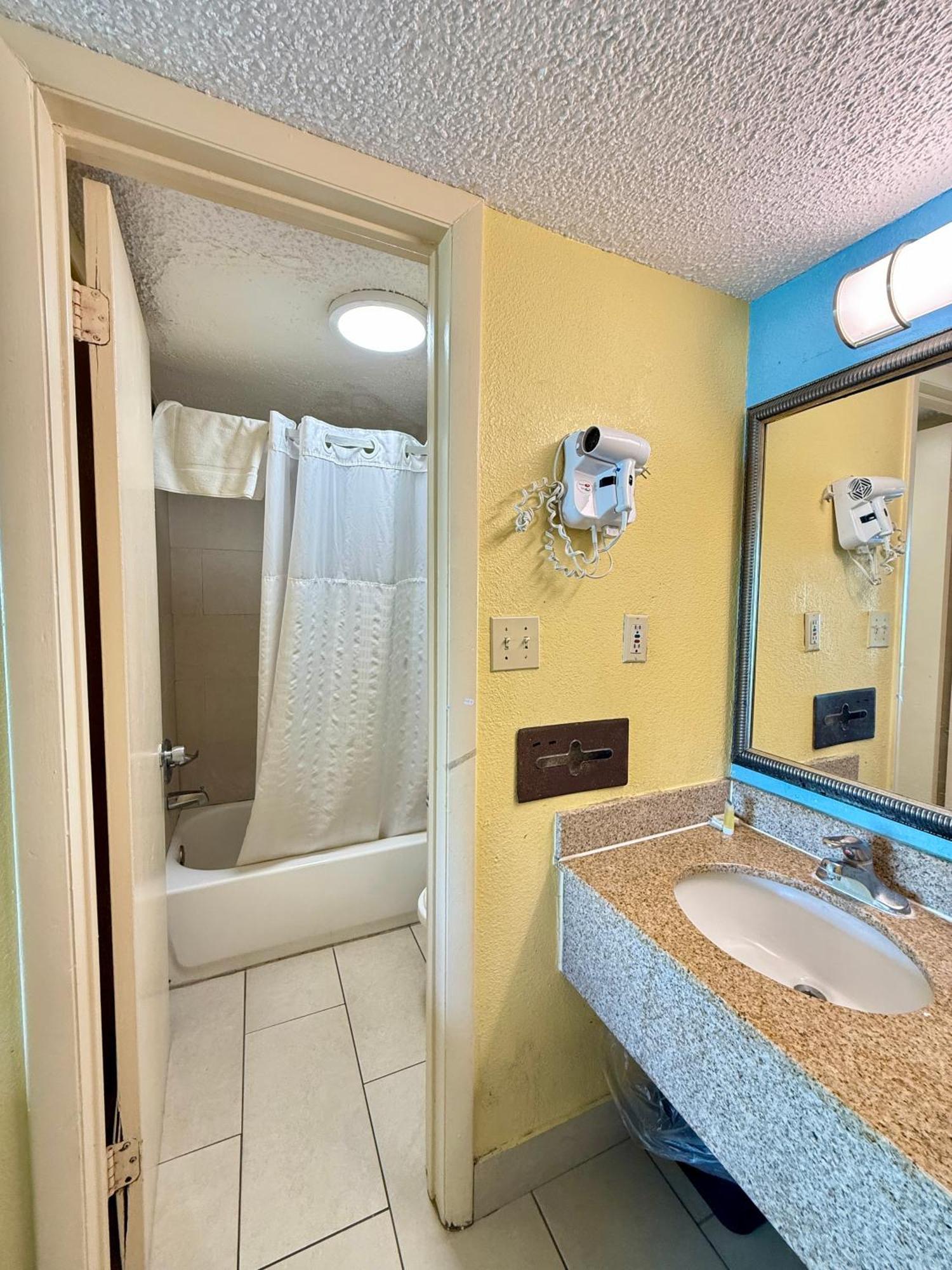 Days Inn By Wyndham Ruther Glen Kings Dominion Area Εξωτερικό φωτογραφία